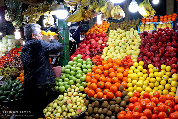 Iranians shop, this time, in honor of the longest night