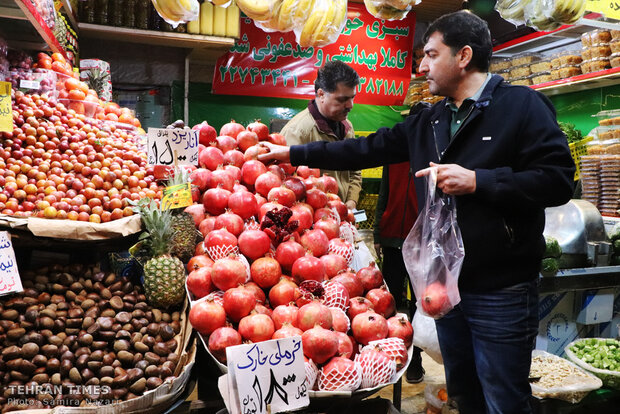 Iranians shop, this time, in honor of the longest night