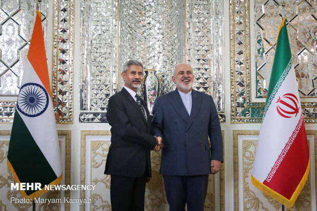 ایرانی وزیر خارجہ سے ہندوستانی وزیر خارجہ کی ملاقات
