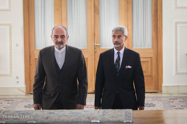 Indian FM meets Iran’s Zarif in Tehran