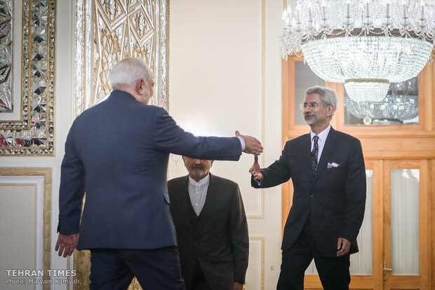 Indian FM meets Iran’s Zarif in Tehran