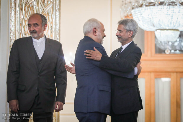 Indian FM meets Iran’s Zarif in Tehran