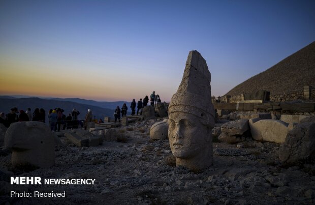 Nemrut Dağı’nın büyüleyici heykellerden fotoğraflar
