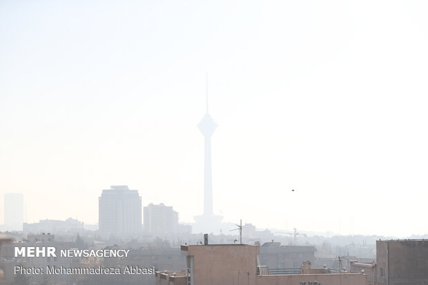 وضعیت هوای تهران قرمز است/ جدیدترین شاخص کیفیت هوا