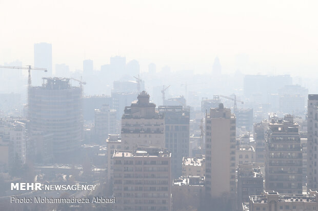 وضعیت هوای تهران قرمز شد/هوای پایتخت برای همه ناسالم است