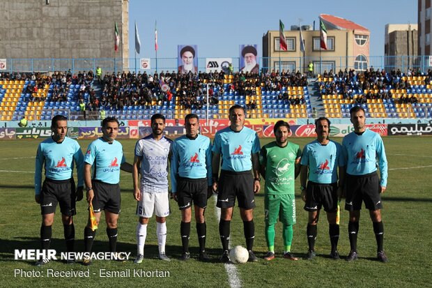 دیدار تیم های فوتبال گل گهر سیرجان و ماشین سازی تبریز