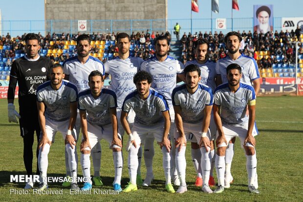 دیدار تیم های فوتبال گل گهر سیرجان و ماشین سازی تبریز