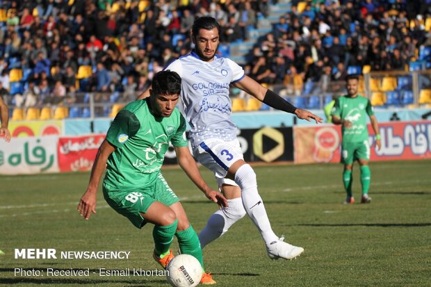 دیدار تیم های فوتبال گل گهر سیرجان و ماشین سازی تبریز