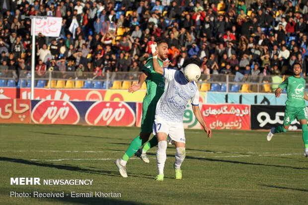 دیدار تیم های فوتبال گل گهر سیرجان و ماشین سازی تبریز