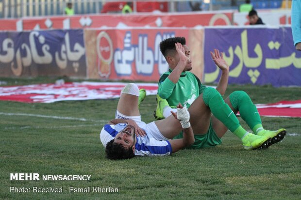 دیدار تیم های فوتبال گل گهر سیرجان و ماشین سازی تبریز