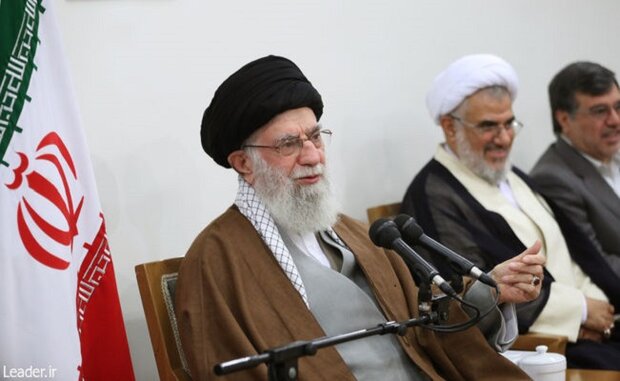 قائد الثورة الإسلامية: الشهيد مثال عن التضحية والفداء لإعلاء راية الحق 