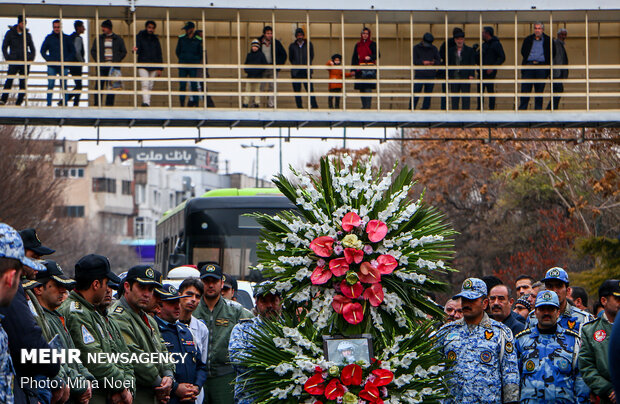 تشییع پیکر شهید محمدرضا رحمانی خلبان هواپیمای میگ ۲۹ ارتش در تبریز