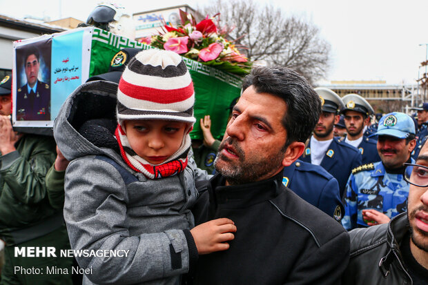 تشييع جثمان الشهيد "محمدرضا رحماني" طيار لطائرة ميغ-25 في مدينة تبريز