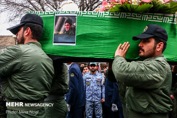 تشییع پیکر شهید محمدرضا رحمانی خلبان هواپیمای میگ ۲۹ ارتش در تبریز