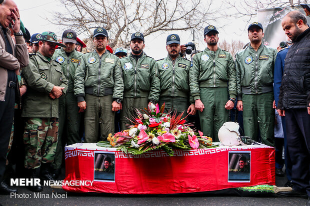 تشييع جثمان الشهيد "محمدرضا رحماني" طيار لطائرة ميغ-25 في مدينة تبريز