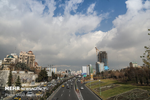 طهران تتنفس هواء طلق من جديد