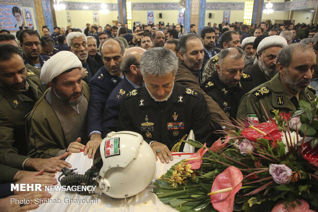 تشییع پیکر شهید محمدرضا رحمانی خلبان هواپیمای میگ ۲۹ ارتش درتهران