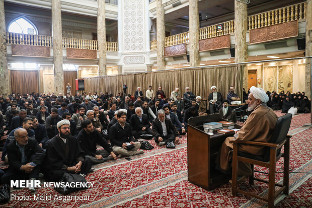 مراسم بزرگداشت حماسه «۹ دی» در مسجد امام صادق(ع) 