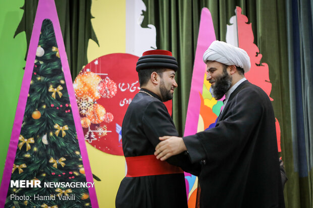 حفل عيد ميلاد المسيح في جامعة "أزاد" الاسلامية