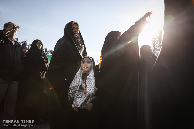 Dey 9 epic marked in Tehran’s Imam Hussein Square