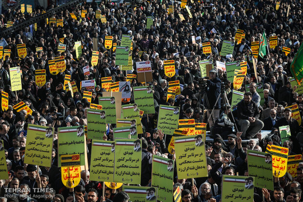 Dey 9 epic marked in Tehran’s Imam Hussein Square