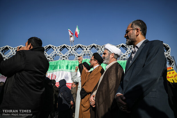 Dey 9 epic marked in Tehran’s Imam Hussein Square