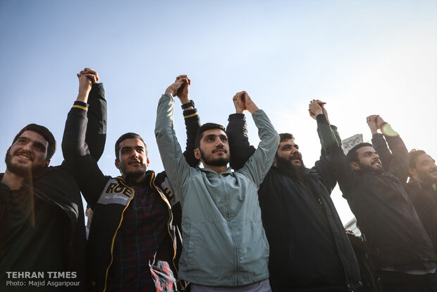 Dey 9 epic marked in Tehran’s Imam Hussein Square