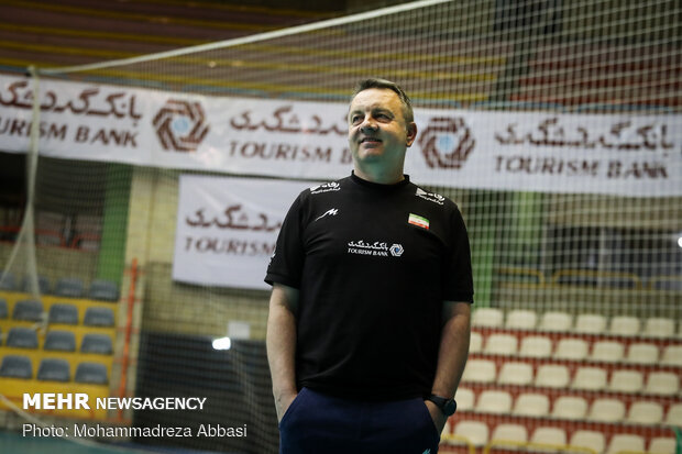 Iranian volleyball team holds training session