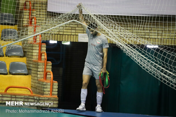 Iranian volleyball team holds training session