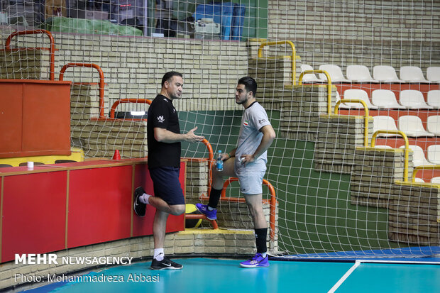 Iranian volleyball team holds training session