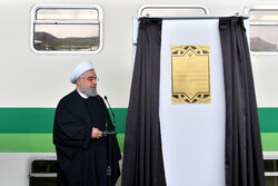روحاني يرعى مراسم تدشين خط قطار أنفاق "كلشهر - هشتكرد" غرب العاصمة طهران