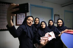 Bugün Hz. Zeyneb'in doğum günü ve İran'da Hemşireler Günü'dür