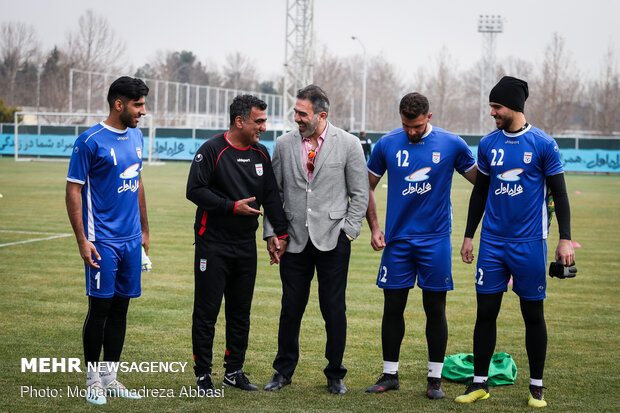 حضور  احمدرضا عابدزاده در آخرین تمرین تیم ملی امید ایران قبل از اعزام به تایلند