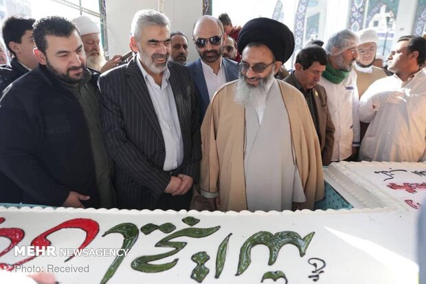 توزیع کیک در سوریه