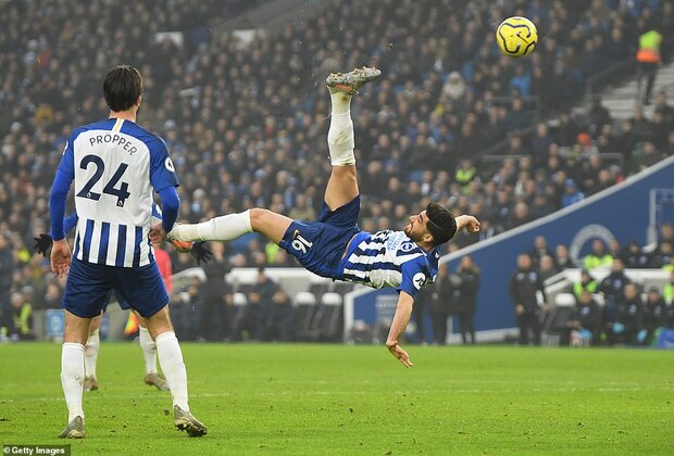 Jahanbakhsh scores stunning goal against Chelsea