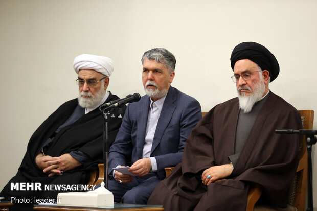 Leader receives members of HQ for commemoration ceremony of late Ayatollah Mohaqegh…