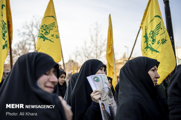 در حاشیه مراسم تشییع شهید مدافع حرم محمدجعفر حسینی و شهید غلامحسین براتعلی جانباز جنگ تحمیلی در بازار تهران