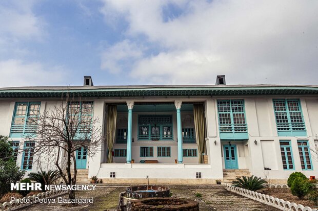 خانه فرهنگ گیلان در انتهای محله قدیمی ساغریسازان و در بن‌بست سمیعی واقع شده است. این خانه زیبا متعلق به مفخم السلطنه (اسماعیل رحمت سمیعی) بوده که یک قرن پیش در اواخر دوره قاجار ساخته شده است.