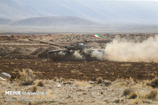 Army Ground Force holds maneuver in southern Iran
