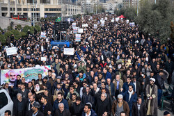 Tehraners condemn US’ terrorist measure after Friday prayers sermon
