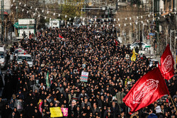 تہران میں شہید قاسم سلیمانی کی شہادت کی غمناک خبر سن کر لوگ سڑکوں پر نکل آئے