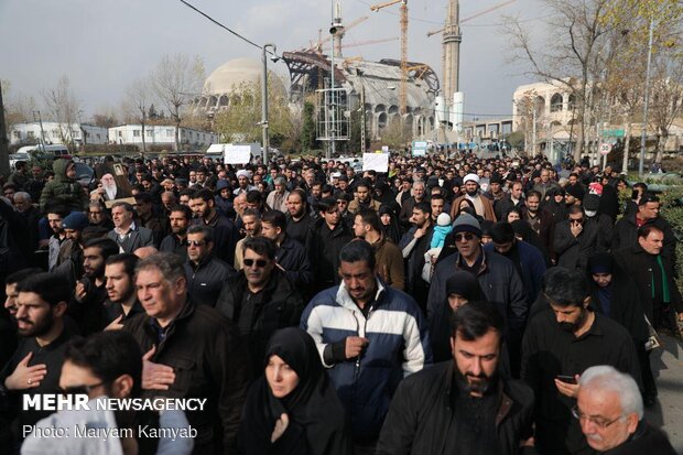 مسيرات جماهيرية في طهران تنديداً بجريمة اغتيال سليماني