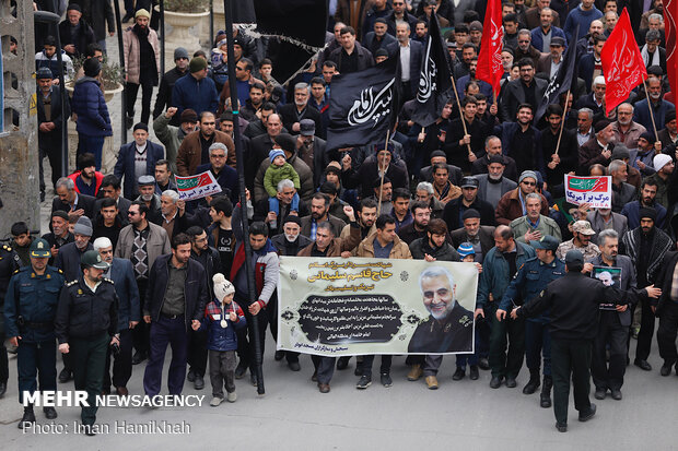 People in Hamedan hold massive anti-US rally over Gen. Soleimani assassination