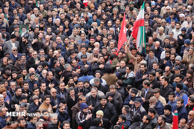 People in Hamedan hold massive anti-US rally over Gen. Soleimani assassination