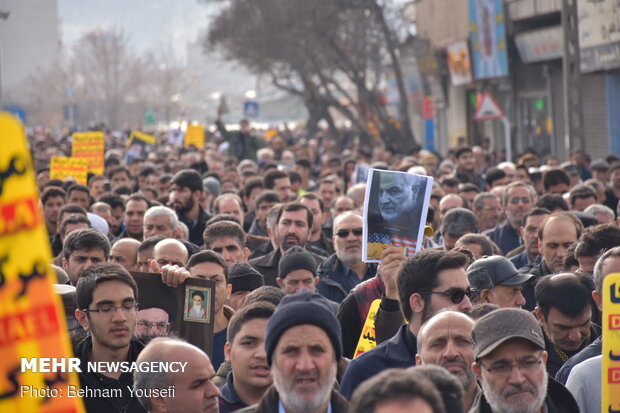 راهپیمایی مردم اراک در پی شهادت سردار سپهبد حاج قاسم سلیمانی