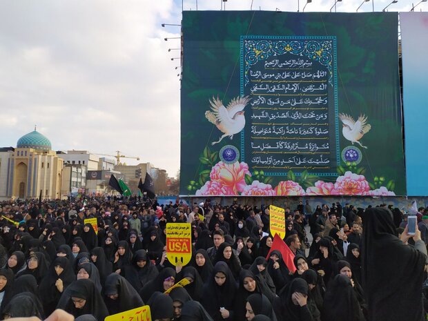 خروش انقلابی مردم مشهد ادامه دارد/ محکومیت ترور حاج قاسم سلیمانی