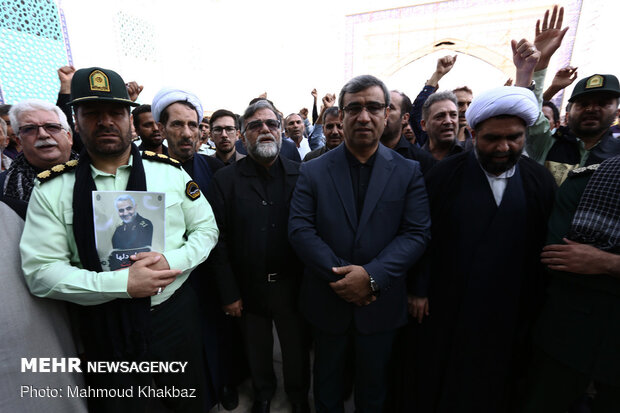 راهپیمایی مردم کیش در پی شهادت سردار سپهبد حاج قاسم سلیمانی