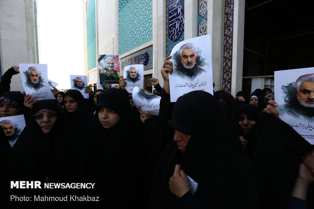 راهپیمایی مردم کیش در پی شهادت سردار سپهبد حاج قاسم سلیمانی