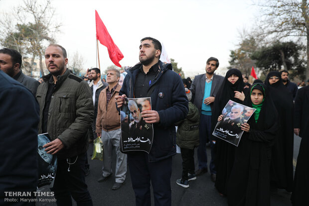 People condemn Soleimani assassination in Tehran