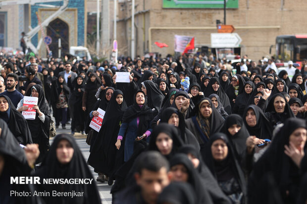 راهپیمایی مردم شیراز در محکومیت ترور شهید حاج قاسم سلیمانی